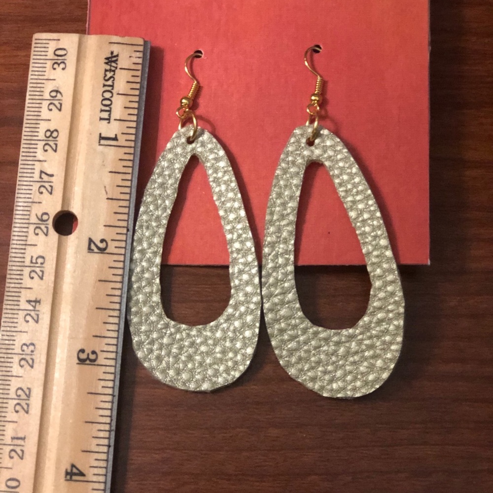 Faux leather/leather earrings. Handmade earrings. - Picture 16 of 16